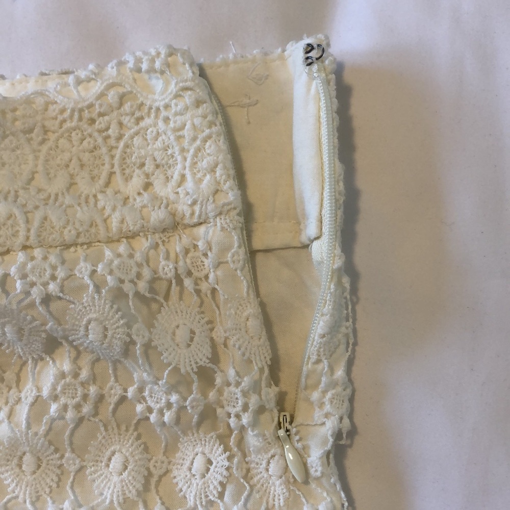 Lace Riviera Shorts - Picture 3 of 6